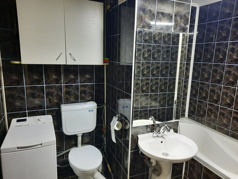 Titan, metrou Costin Georgian, decomandat, renovata, mobilata, libera, 7/10