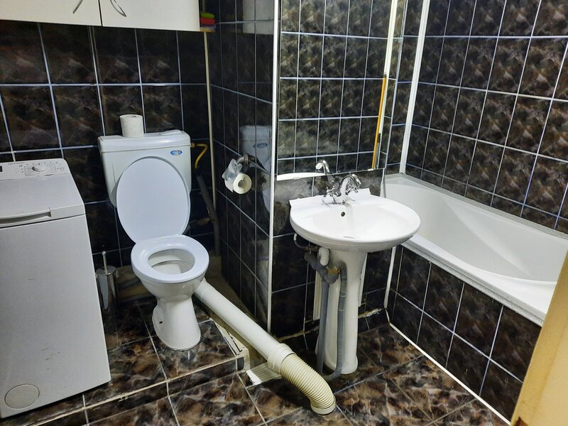 Titan, metrou Costin Georgian, decomandat, renovata, mobilata, libera,7/10