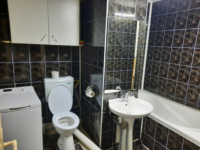 Titan, metrou Costin Georgian, decomandat, renovata, mobilata, libera,7/10