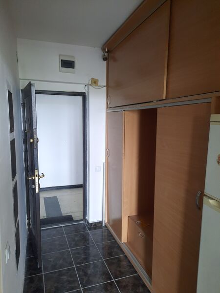 Titan, metrou Costin Georgian, decomandat, renovata, mobilata, libera,7/10